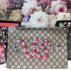 Gucci Clutch Bags